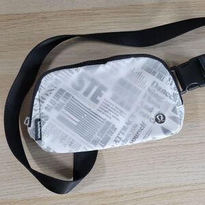 Lululemon Everywhere Belt Bag Crossbody Fanny Waist Pack Manifesto White Logo